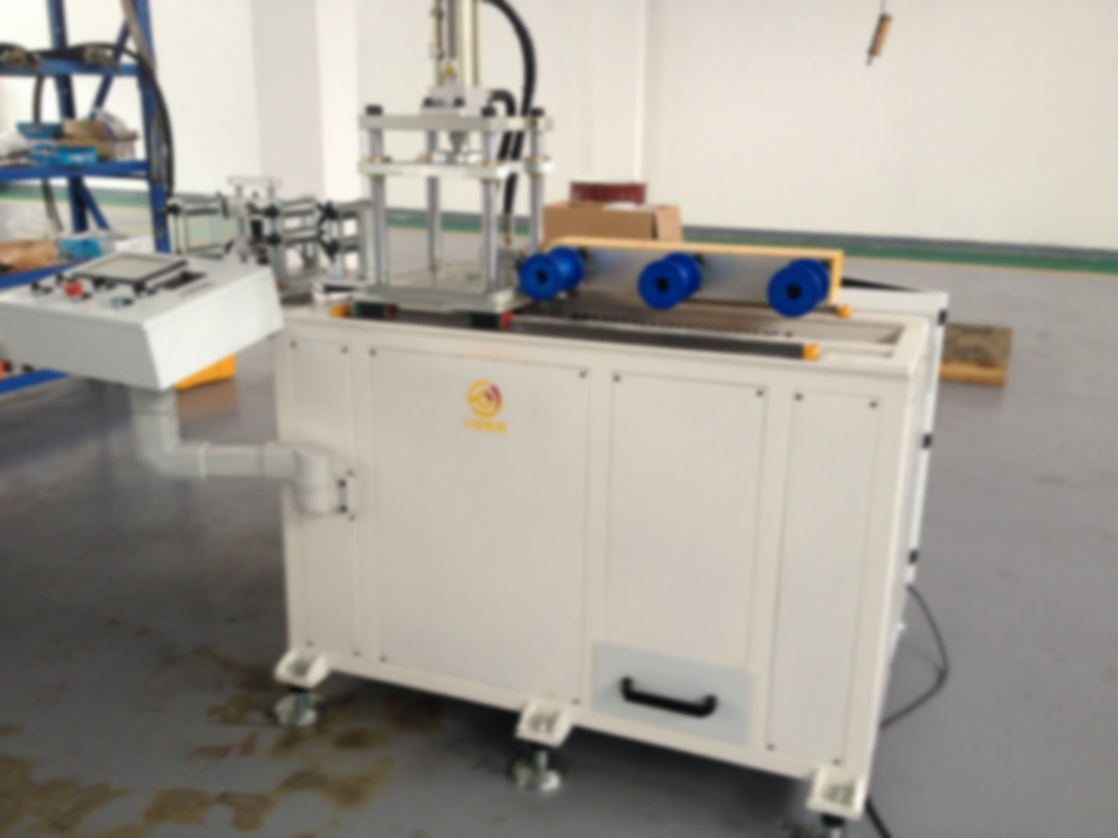 复押定长裁断机